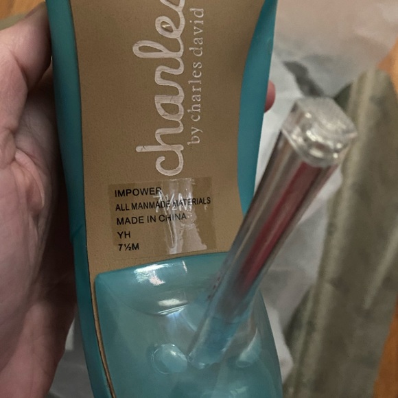 Charles David Impower vinyl Pump - Picture 8 of 10